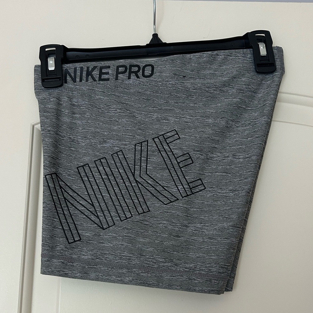 NIKE WOMEN’S SHORTS | Size Medium